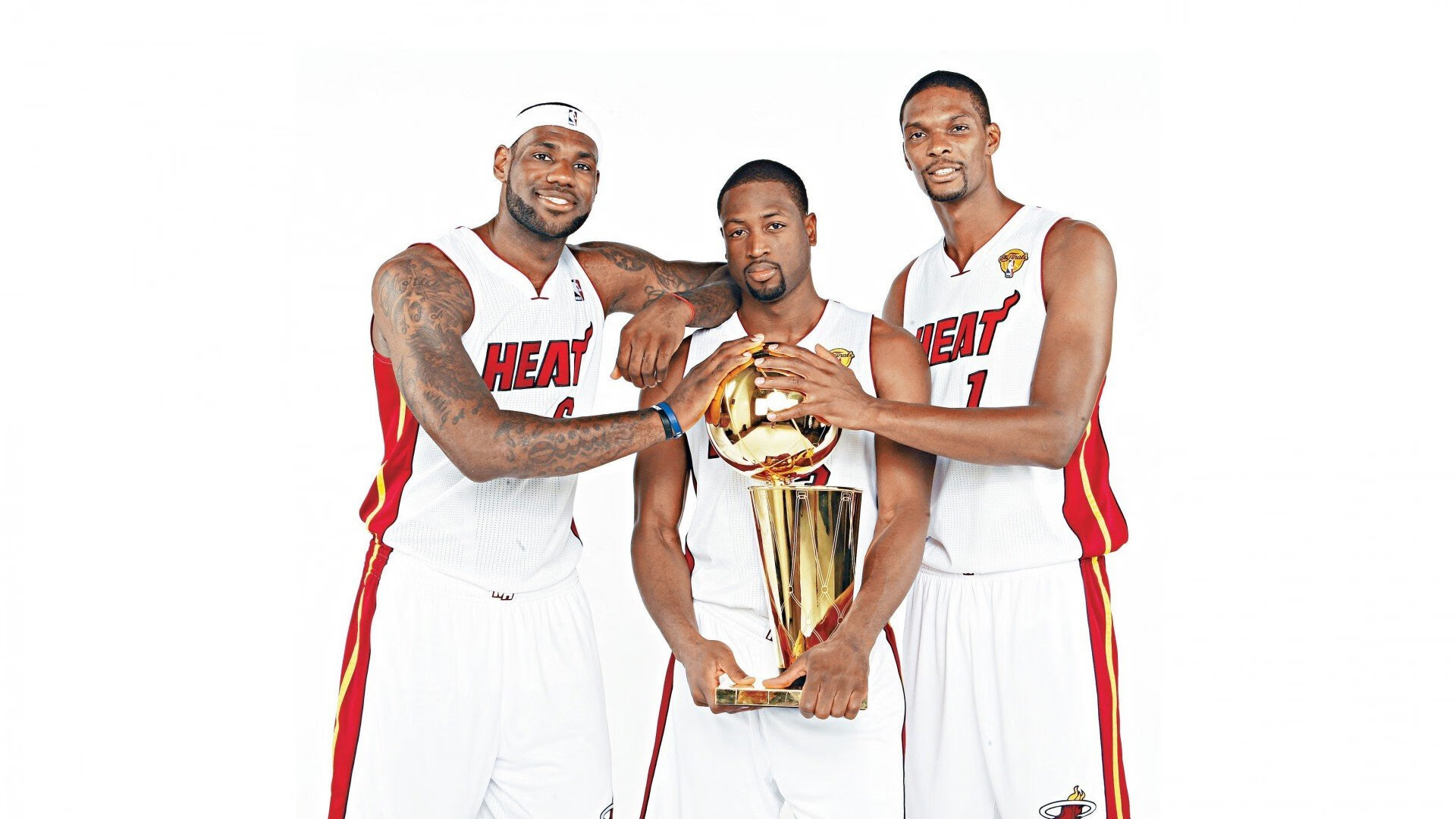 爱游戏体育-篮网球员发布训练视频引发网友模仿热潮，篮网队训练