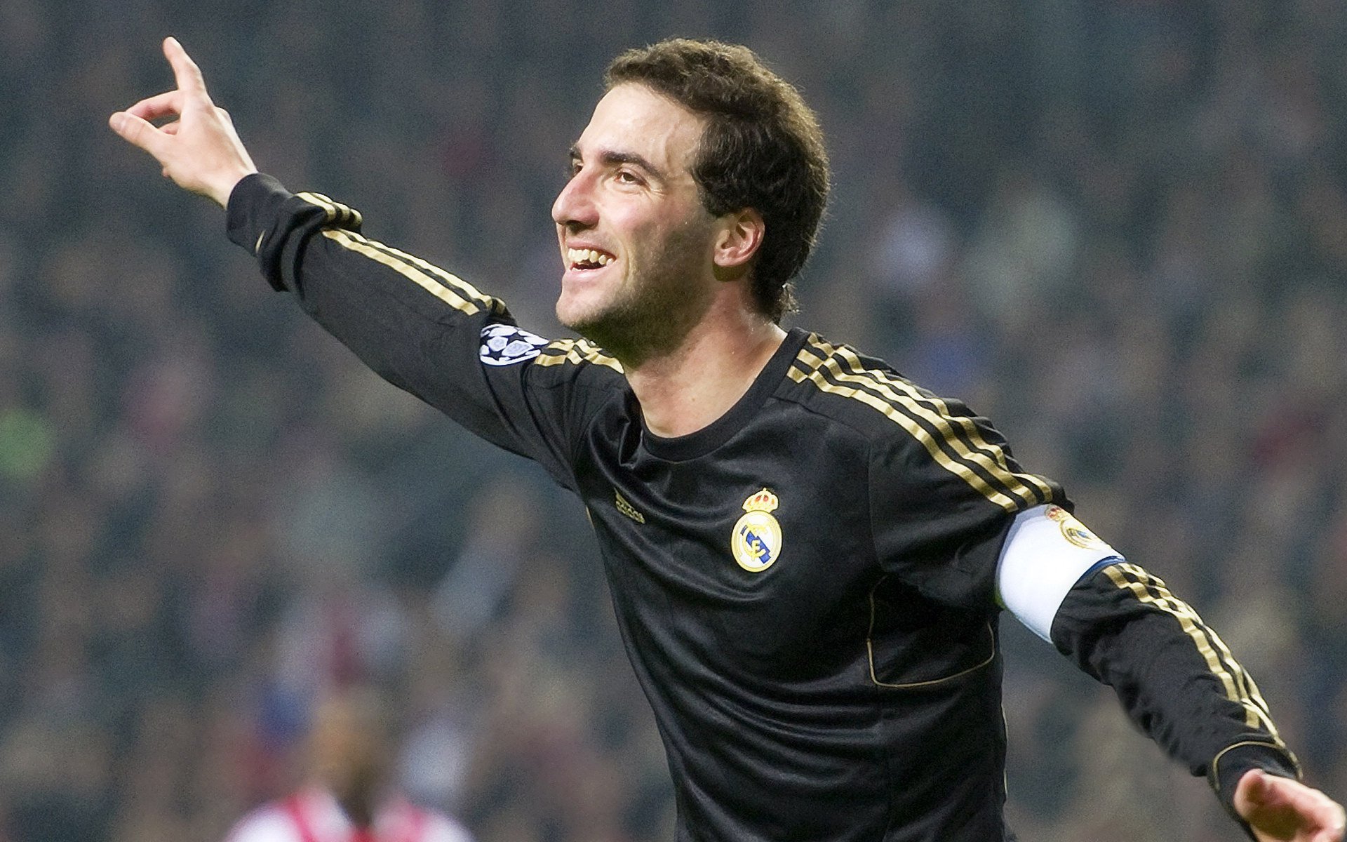 九游体育_ 德甲联赛传递绿色环保理念，竞技之余注重可持续发展