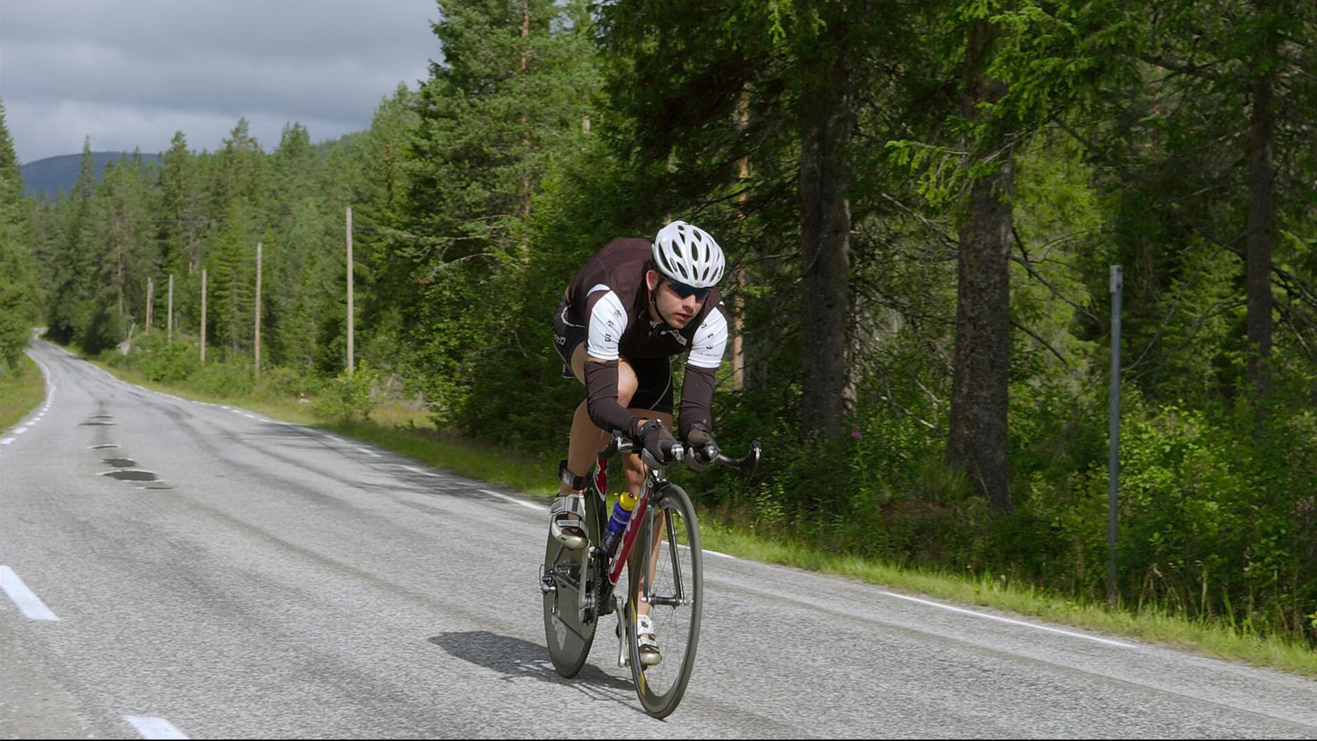 前三名差距缩小：争冠白热化！